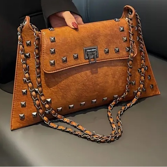 NWT Vintage Rivet Decor Crossbody Bag. Retro Studded Shoulder Bag - Picture 2 of 7